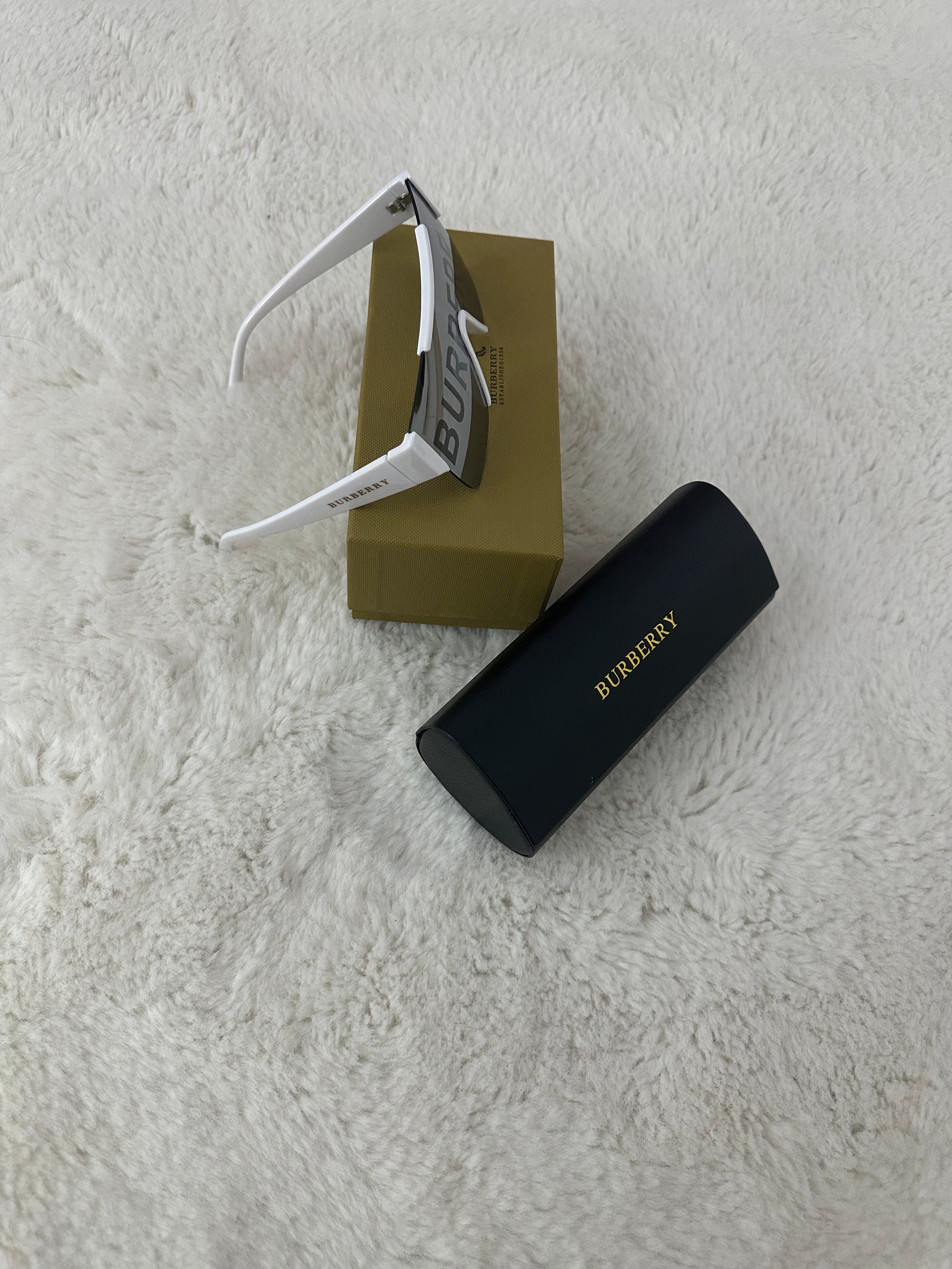 Lunette Burberry